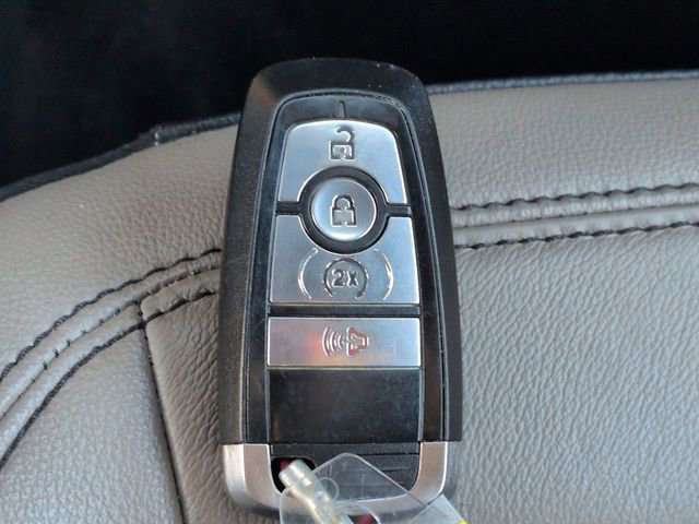 Used 2023 Ford Bronco Wildtrak image 29