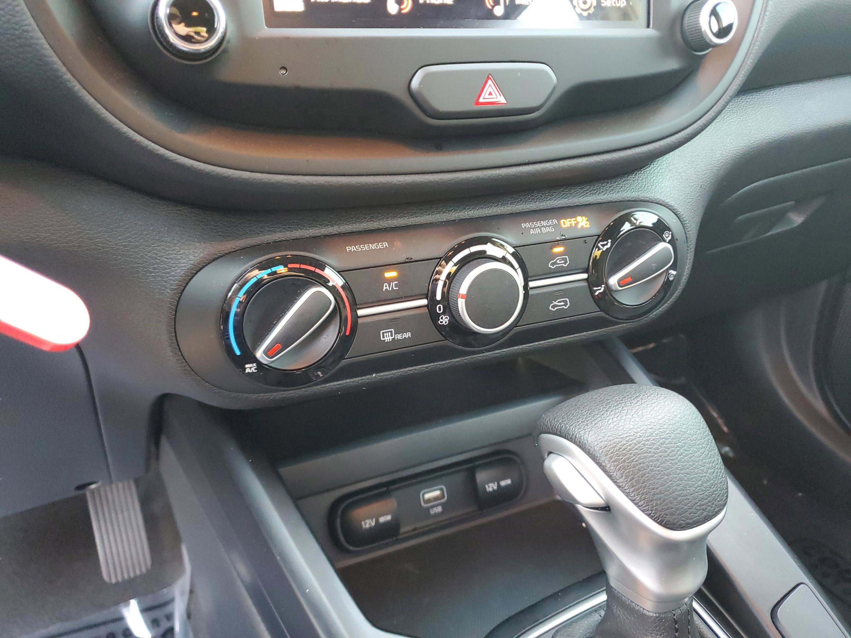 Used 2025 Kia Soul LX w/ LX Technology Package image 21