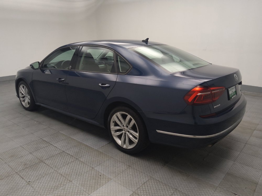 Used 2019 Volkswagen Passat 2.0T Wolfsburg w/ Wheels & Sunroof Package FWD image 3