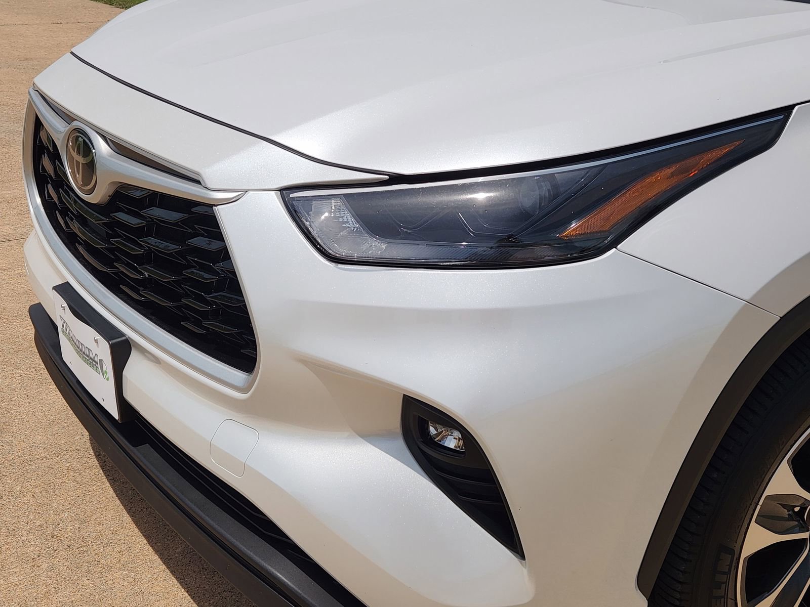 Used 2023 Toyota Highlander XLE FWD image 10