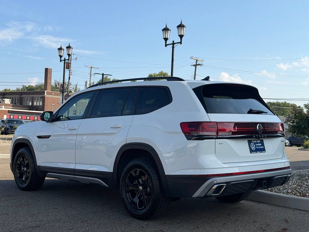 Used 2024 Volkswagen Atlas Peak Edition SE AWD/4WD image 3