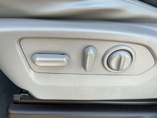 Used 2020 GMC Sierra 1500 SLT w/ SLT Premium Package image 16