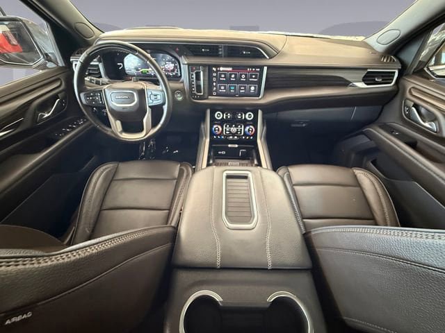 Used 2024 GMC Yukon XL Denali w/ Advanced Technology Package AWD/4WD image 12