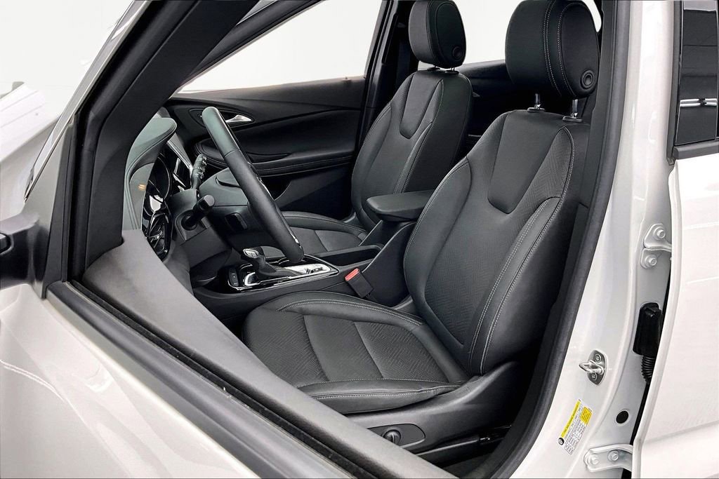 Used 2023 Buick Encore GX Essence w/ Experience Buick Package image 25