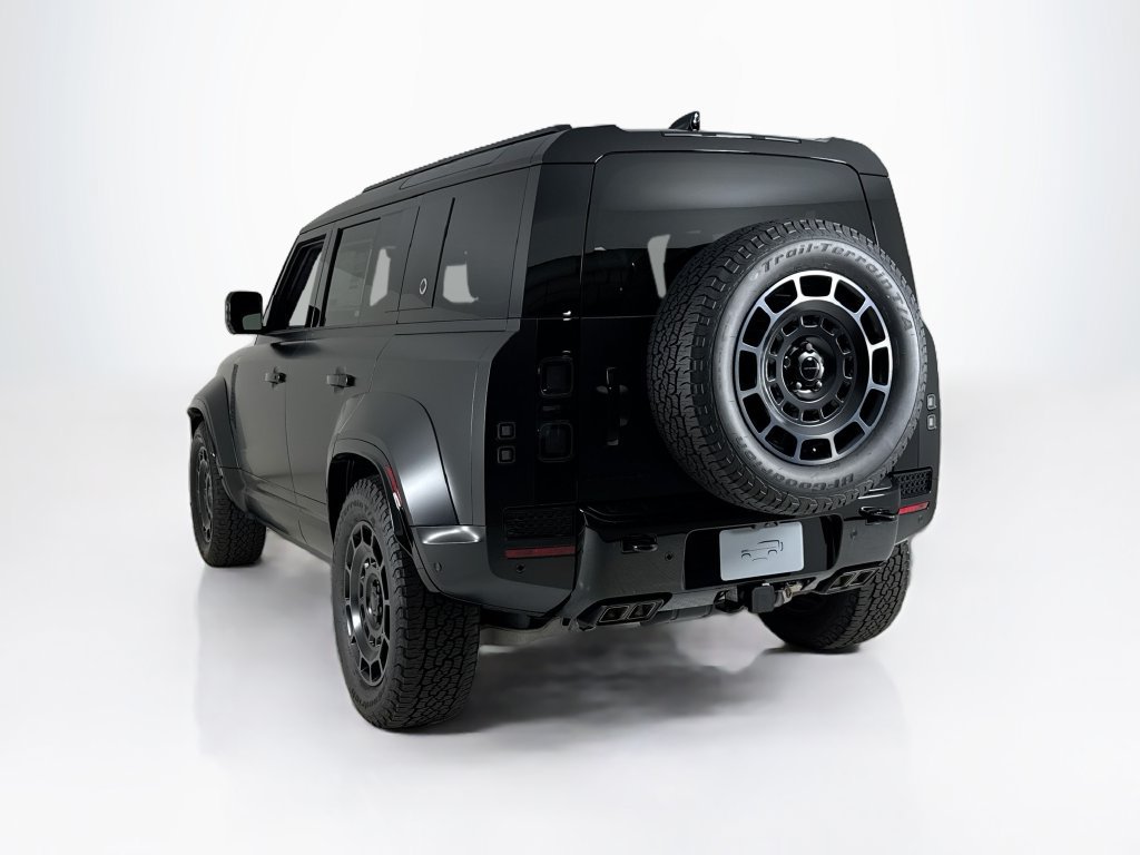 New 2026 Land Rover Defender 110 OCTA AWD/4WD image 3