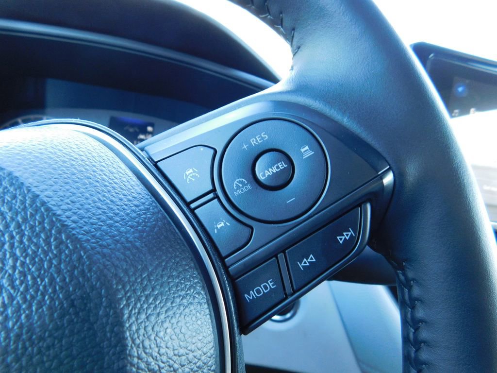 Used 2025 Toyota Corolla SE image 19