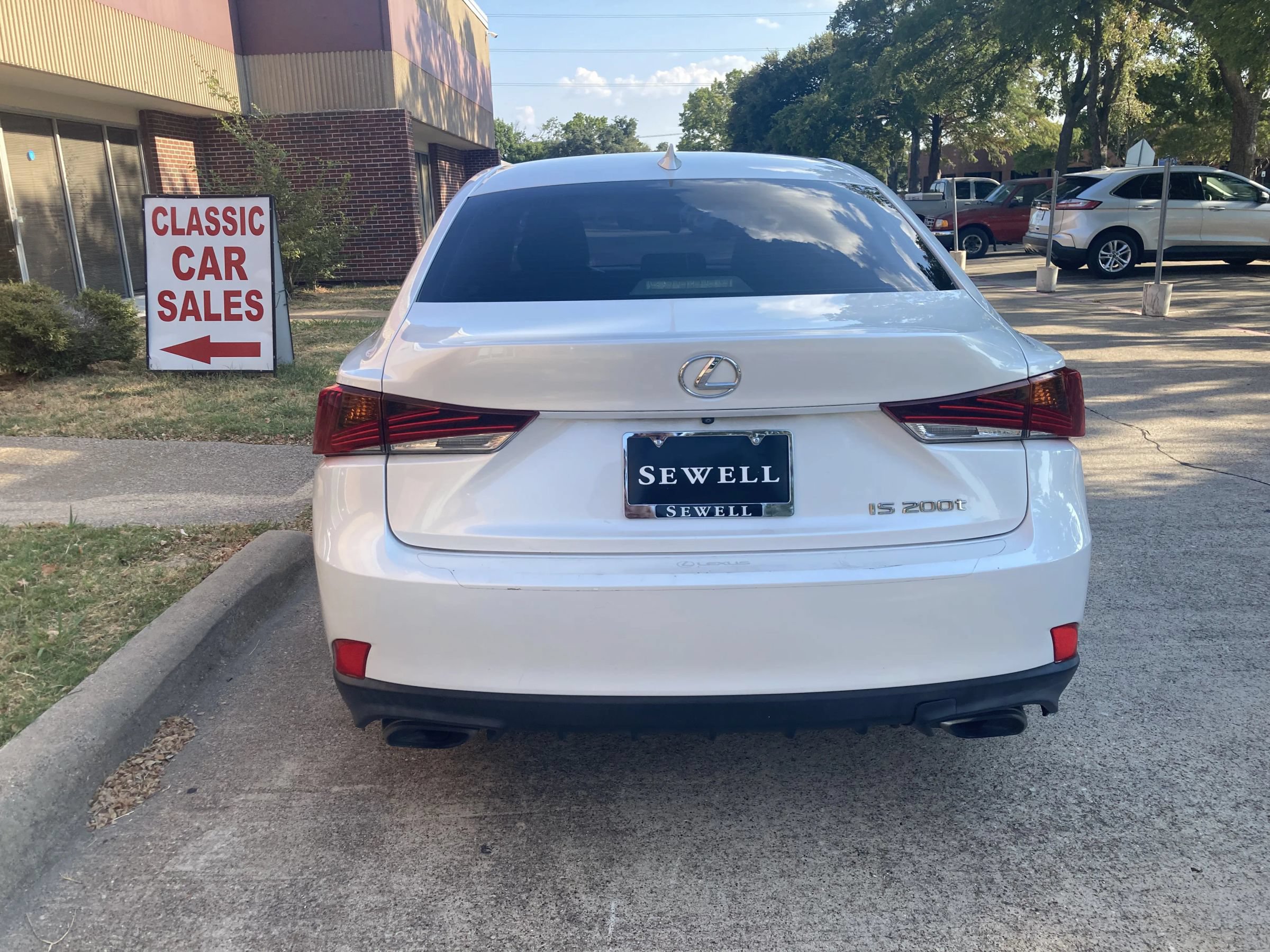 Used 2017 Lexus IS 200t RWD image 6