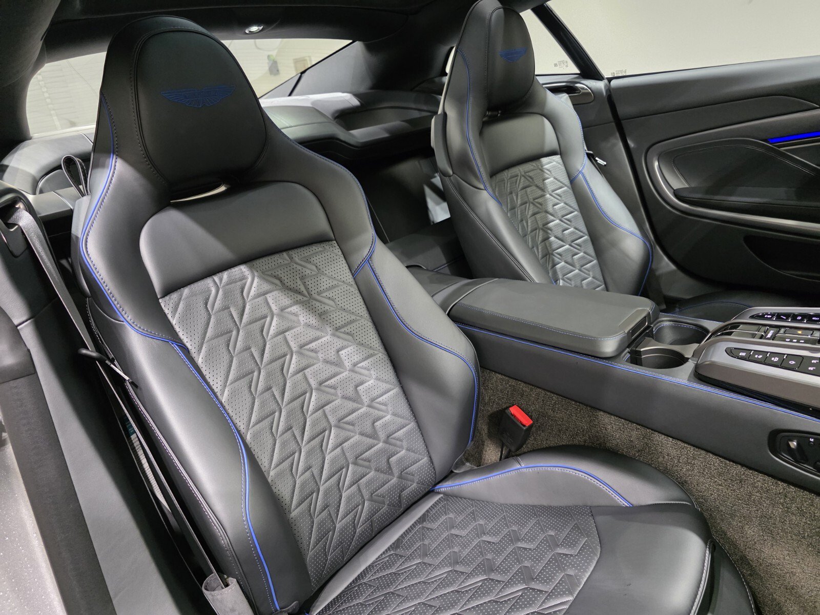 New 2026 Aston Martin Vanquish RWD image 18