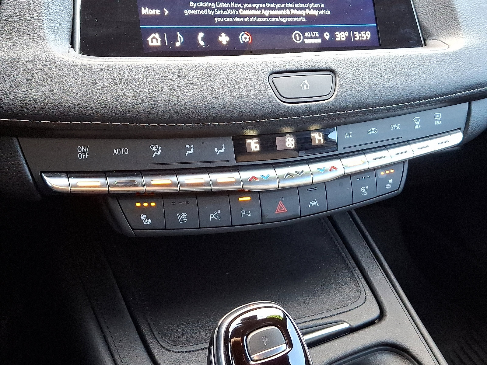 Used 2022 Cadillac XT4 Premium Luxury w/ Enhanced Visibility Package image 15