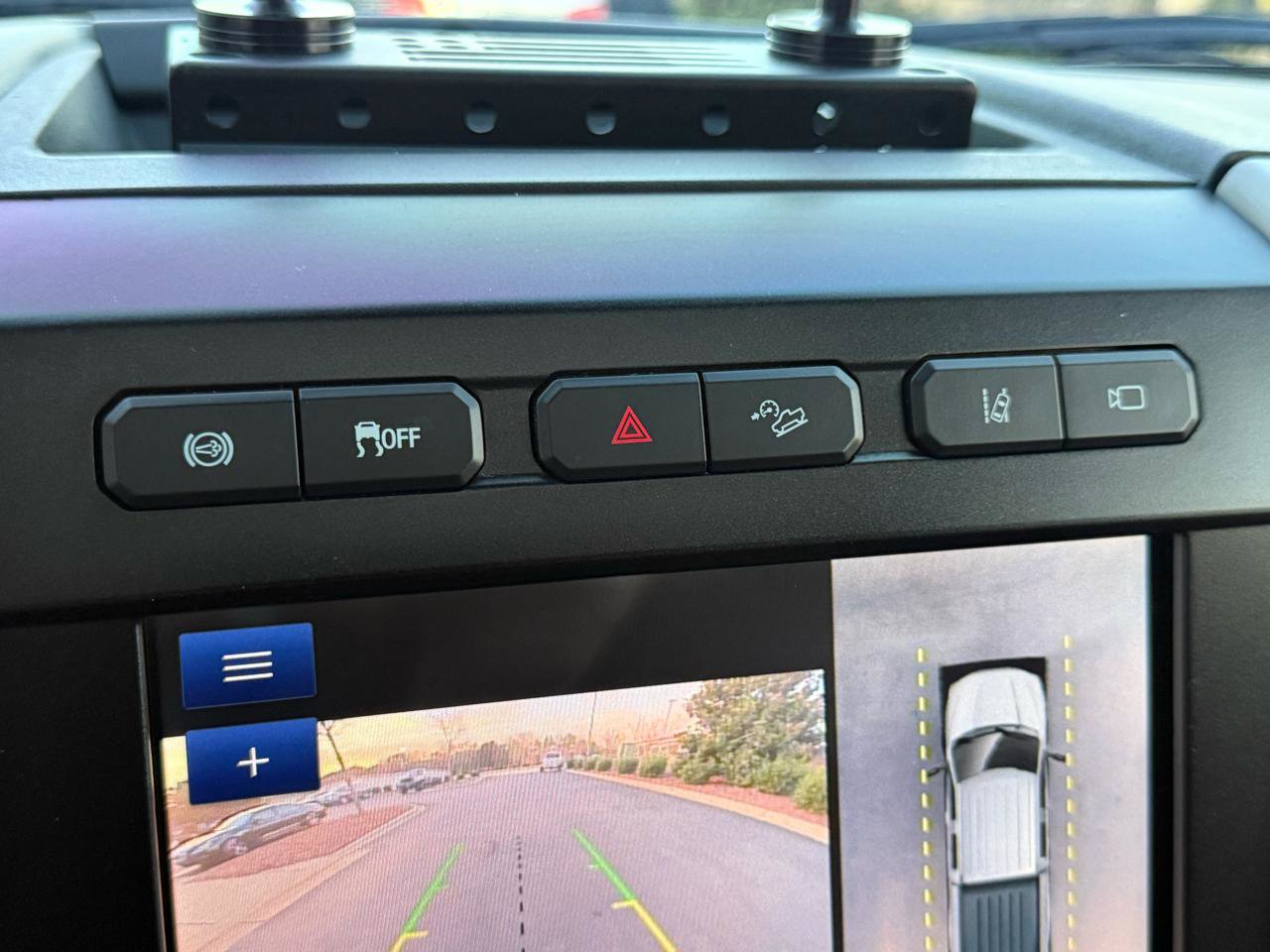 Used 2021 Ford F250 Platinum w/ FX4 Off-Road Package image 24