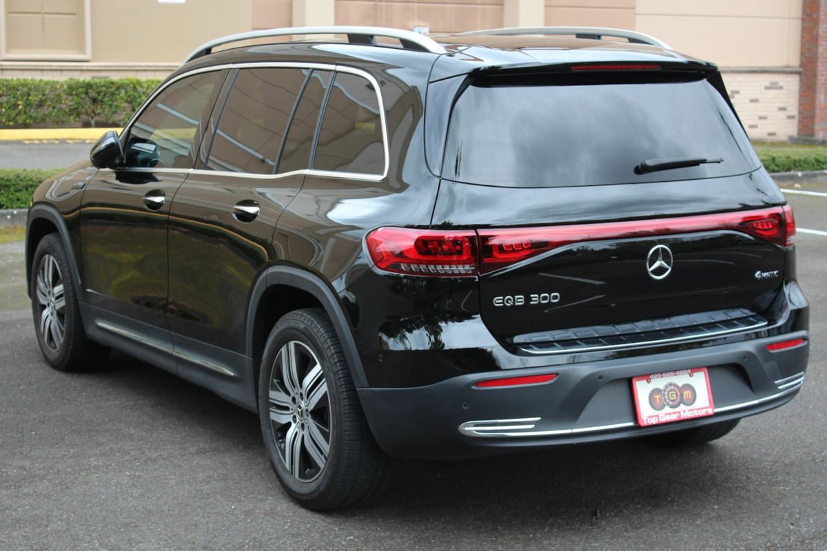 Used 2022 Mercedes-Benz EQB 300 4MATIC image 7
