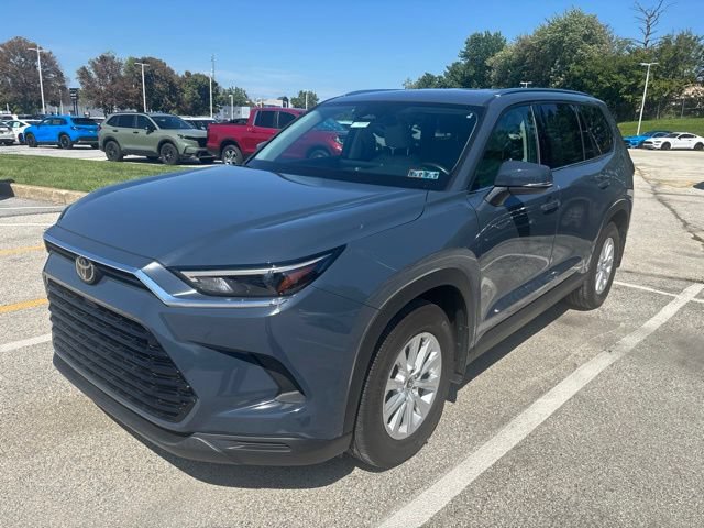 Used 2024 Toyota Grand Highlander AWD image 2