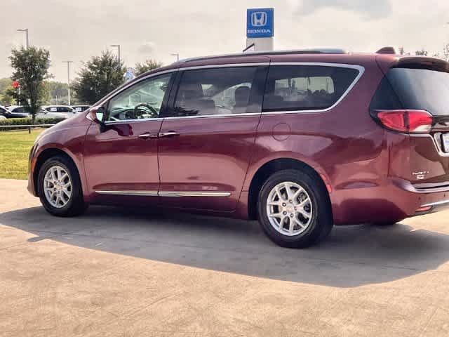 Used 2020 Chrysler Pacifica Touring-L FWD image 4