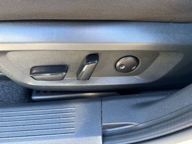 Used 2023 Nissan Rogue SV image 17