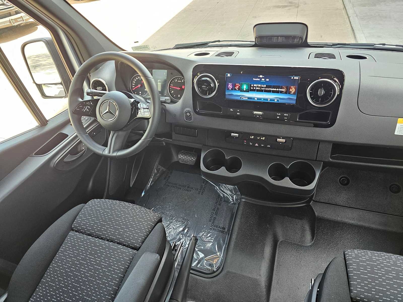 Used 2025 Mercedes-Benz Sprinter 2500 image 14