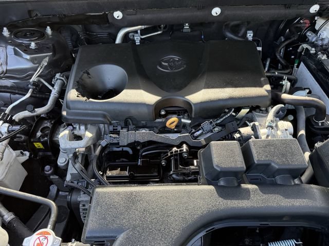 Used 2024 Toyota RAV4 XLE FWD image 33