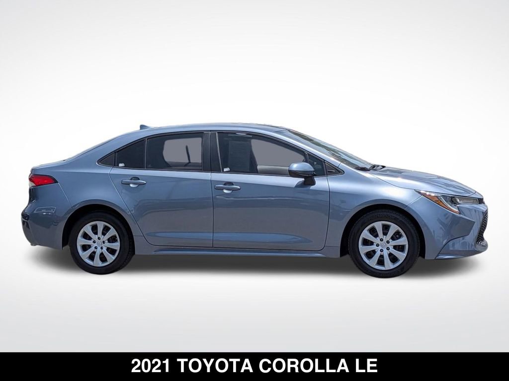 Used 2021 Toyota Corolla LE FWD image 5