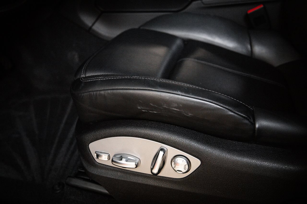 Certified 2024 Porsche Macan AWD/4WD image 13