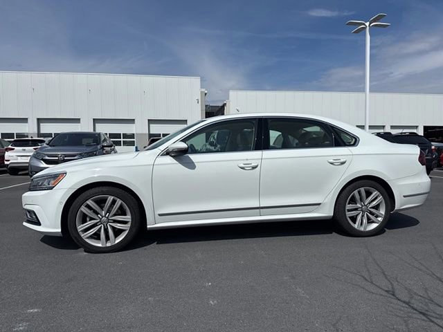 Used 2017 Volkswagen Passat 1.8T SEL Premium image 2