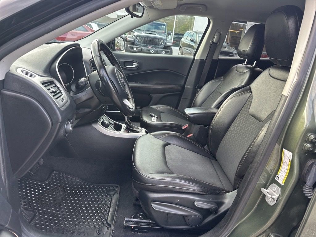 Used 2019 Jeep Compass Latitude w/ Cold Weather Group image 14