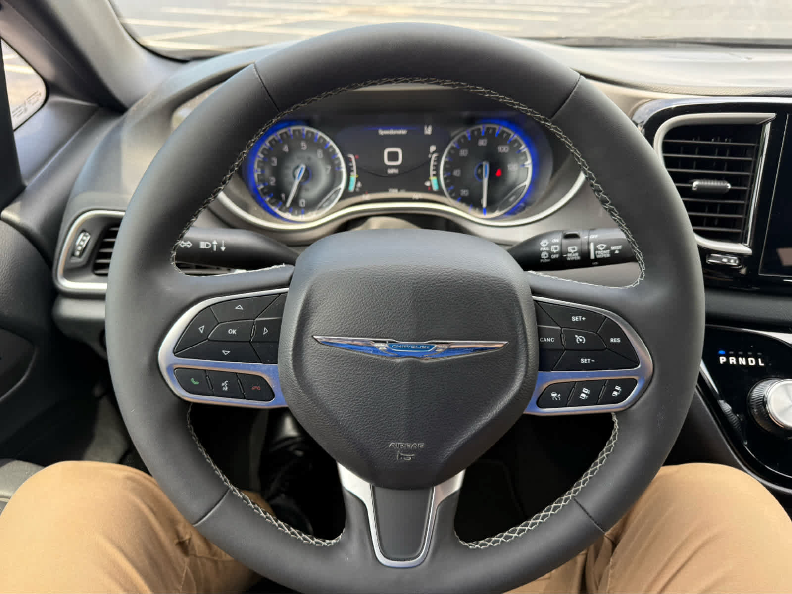 Used 2026 Chrysler Pacifica Select FWD image 18