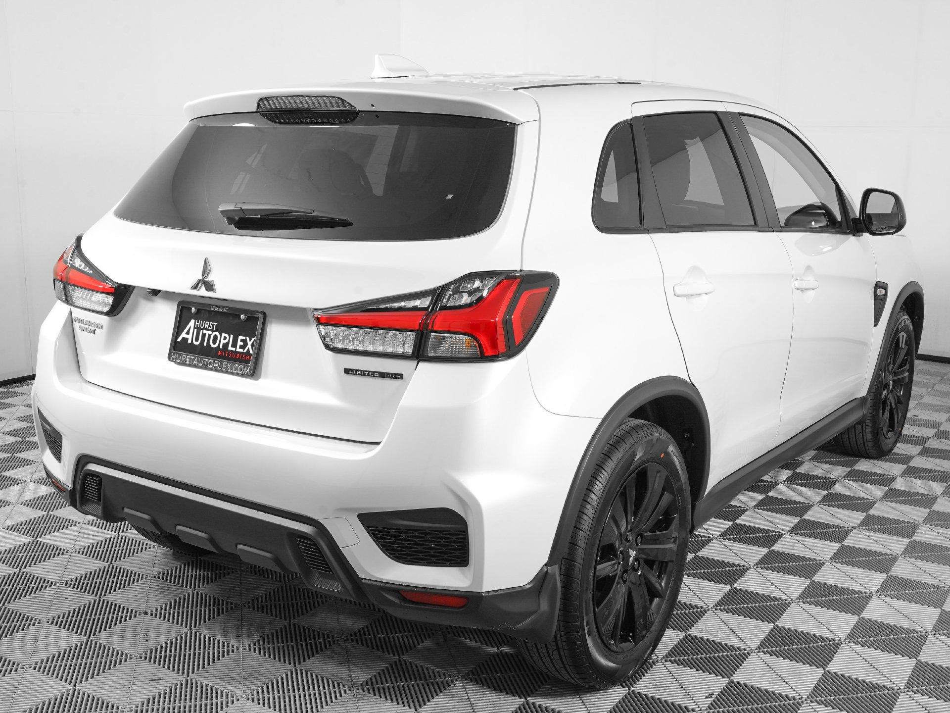 New 2027 Mitsubishi Outlander Sport LE FWD image 6