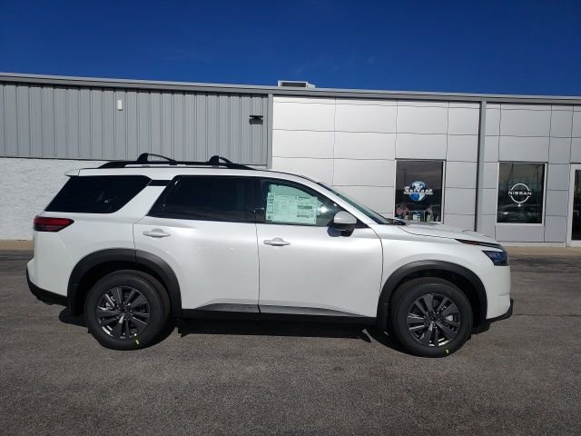 New 2025 Nissan Pathfinder SV image 2