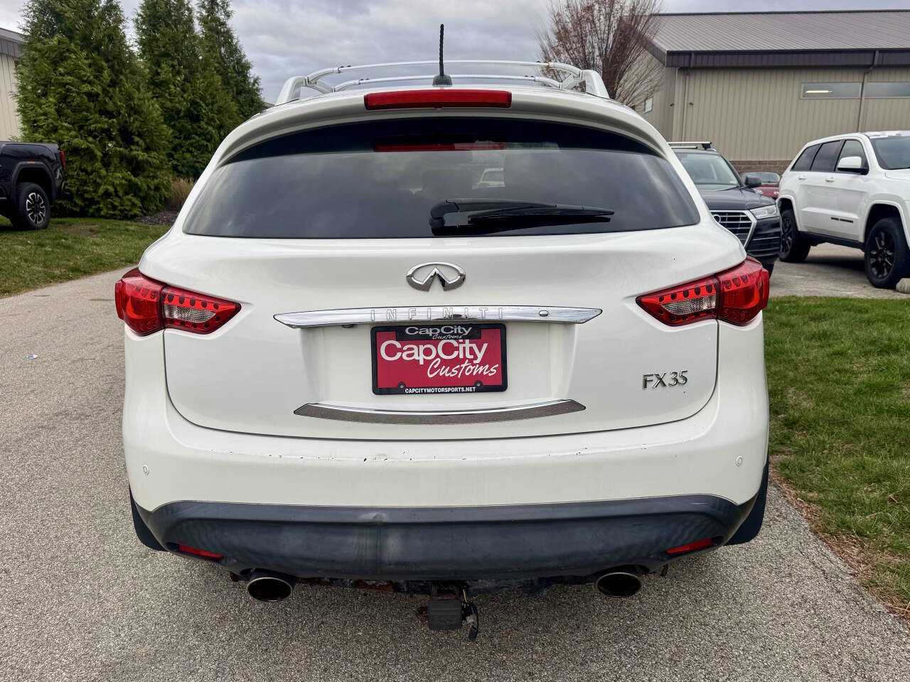 Used 2010 INFINITI FX35 AWD w/ Navigation Pkg image 7