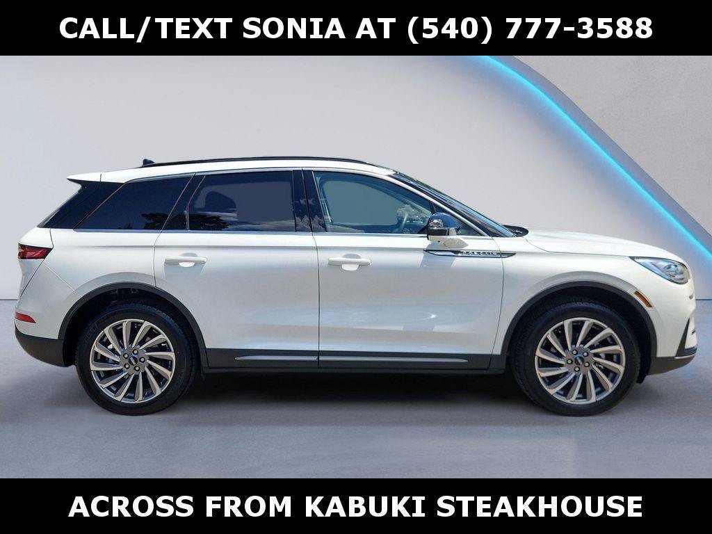 Used 2026 Lincoln Corsair Reserve w/ Towing Package AWD/4WD image 2