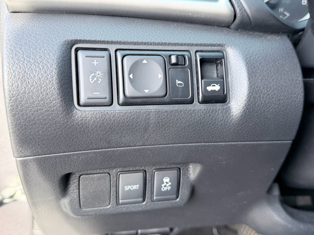 Used 2019 Nissan Sentra SR image 11