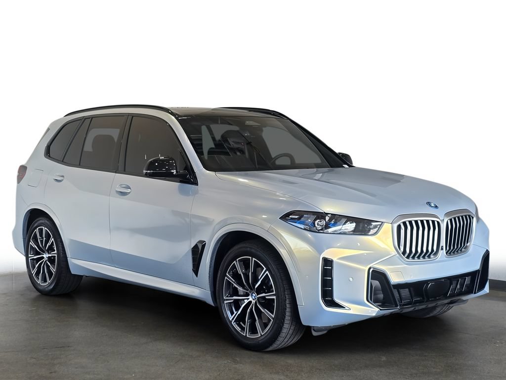 Used 2026 BMW X5 xDrive50e w/ M Sport Package AWD/4WD image 3