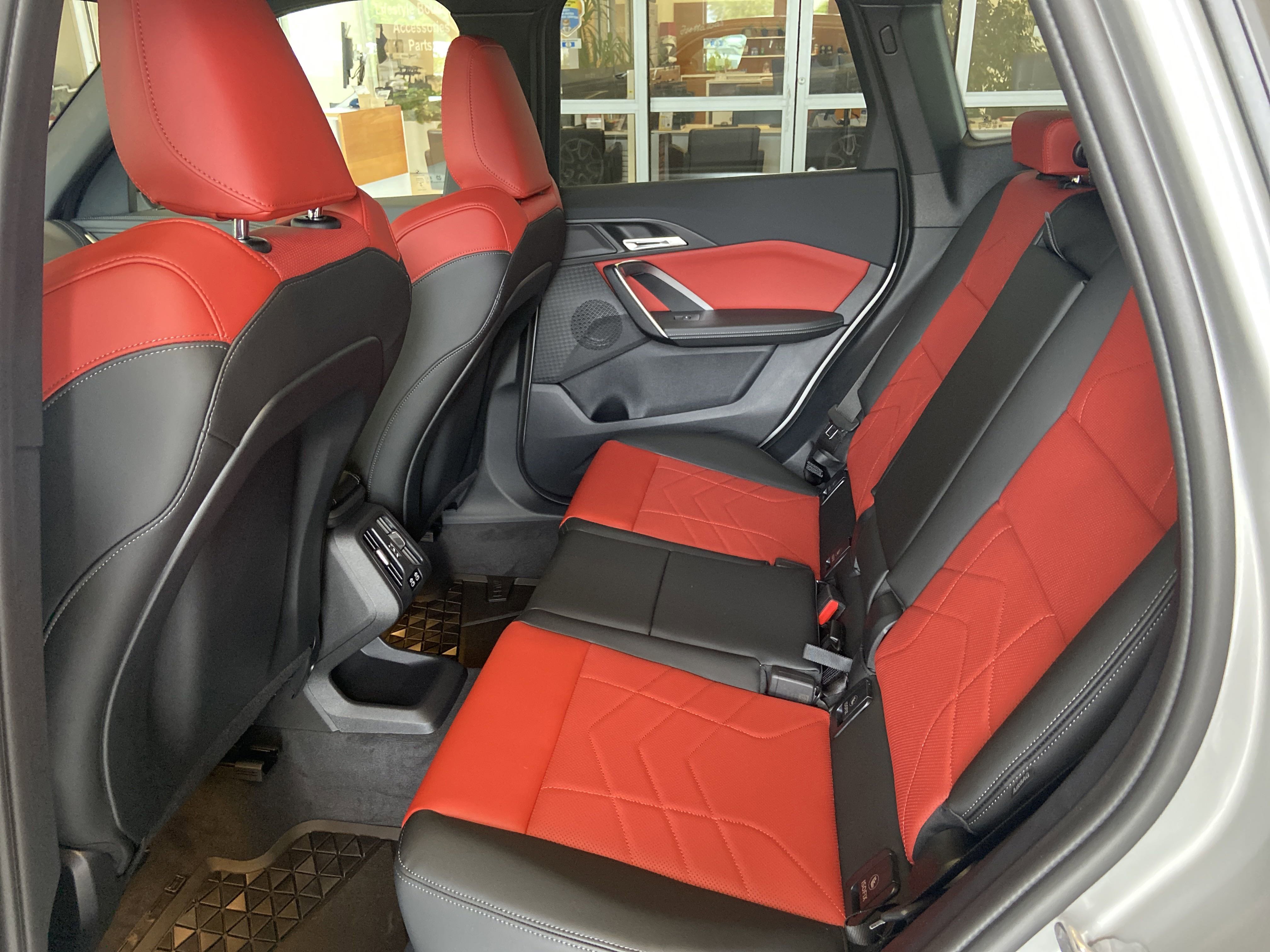 Used 2025 BMW X1 xDrive28i w/ Technology Package image 16