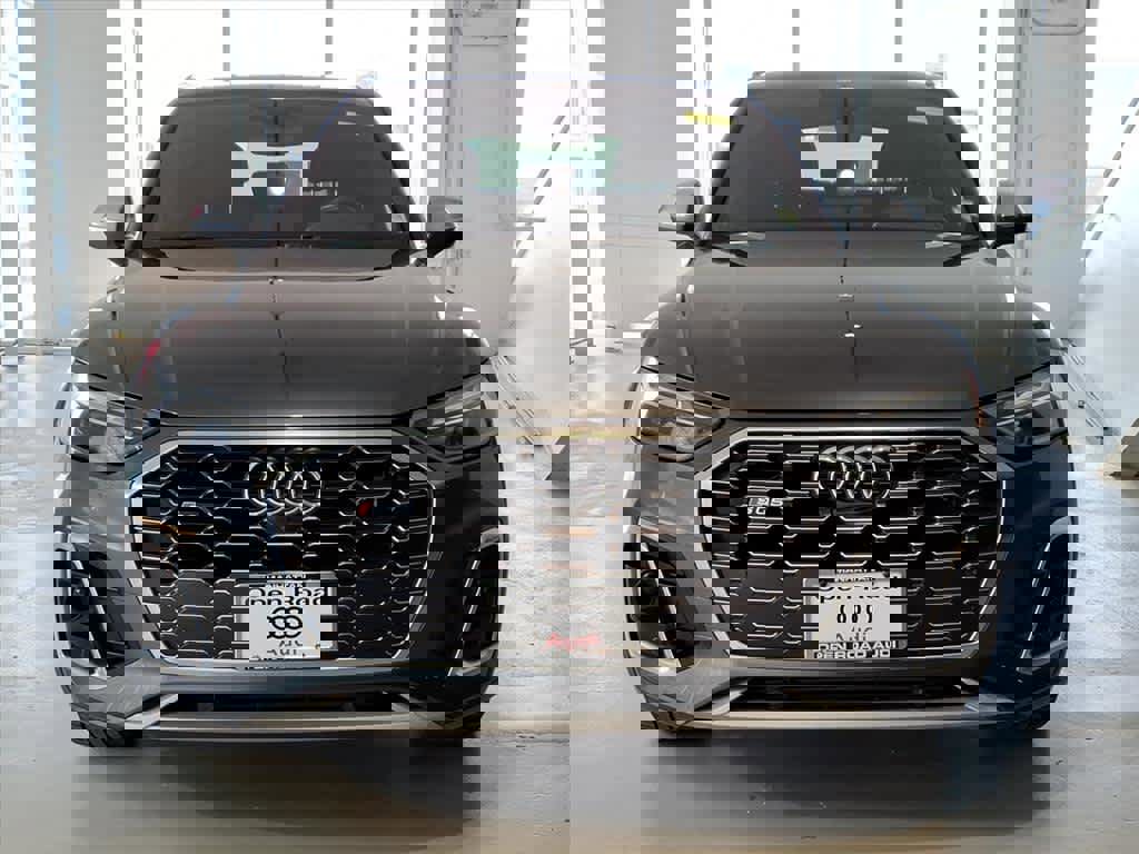 Used 2021 Audi SQ5 Premium Plus w/ Premium Plus Package image 2