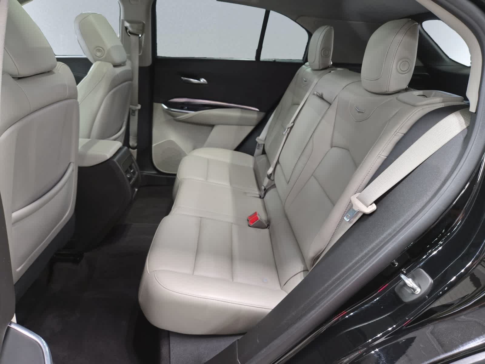 Used 2022 Cadillac XT4 Luxury AWD/4WD image 19