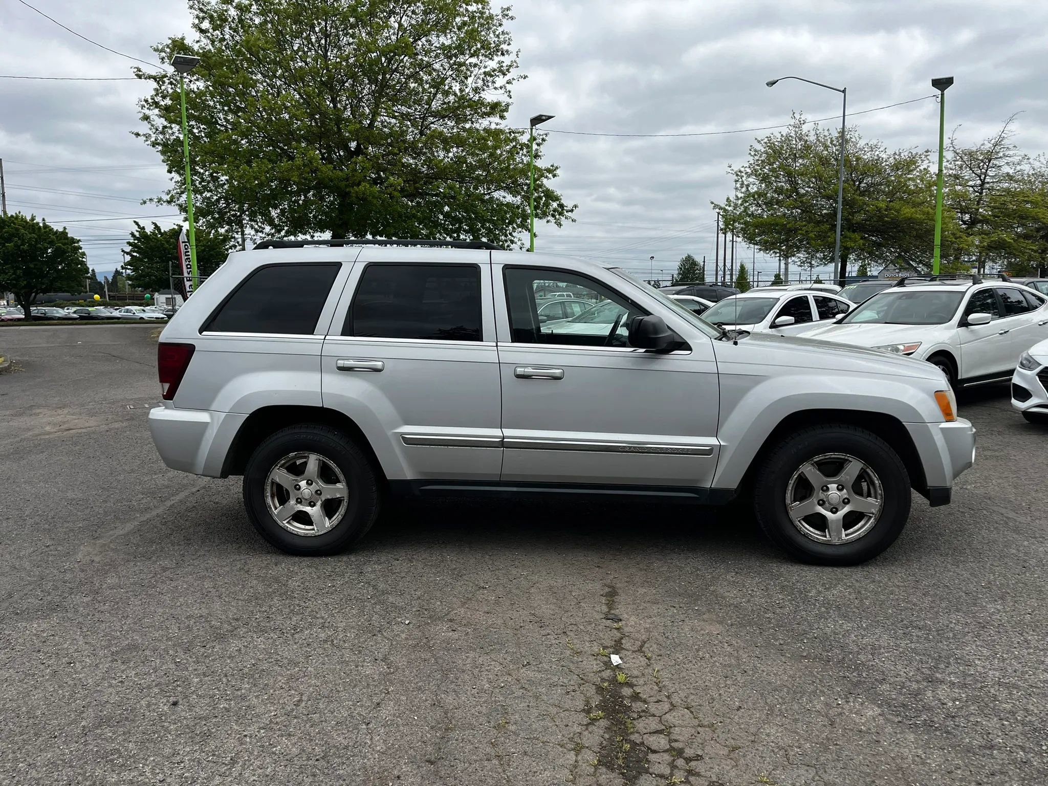 Used 2005 Jeep Grand Cherokee Limited AWD/4WD image 2