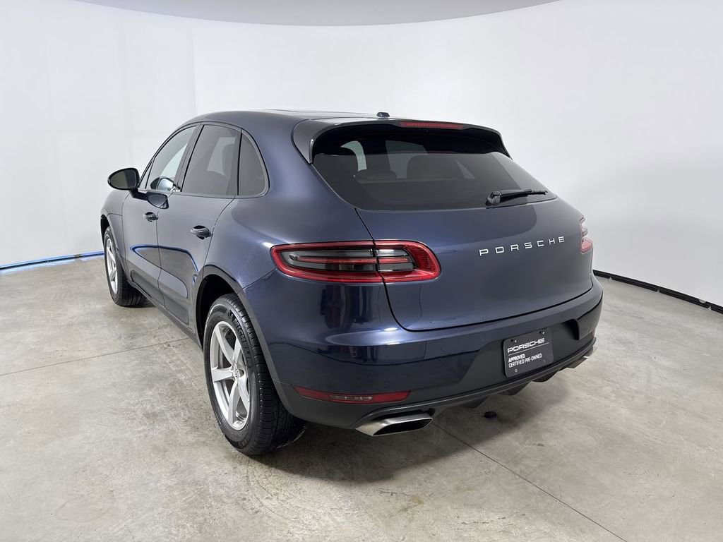 Certified 2018 Porsche Macan image 3