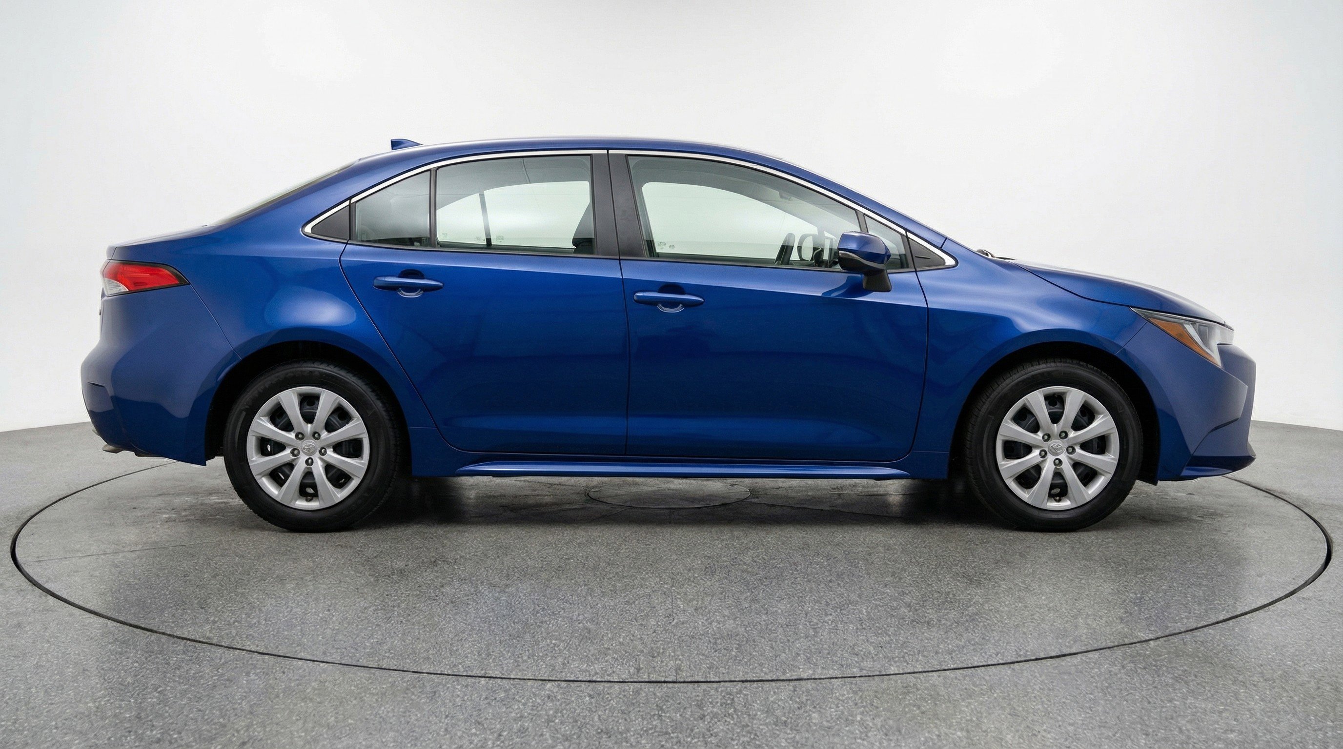 Used 2025 Toyota Corolla LE image 11