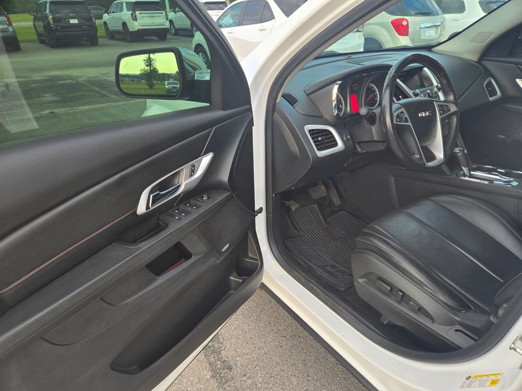 Used 2017 GMC Terrain SLT w/ Open Road Package FWD image 6