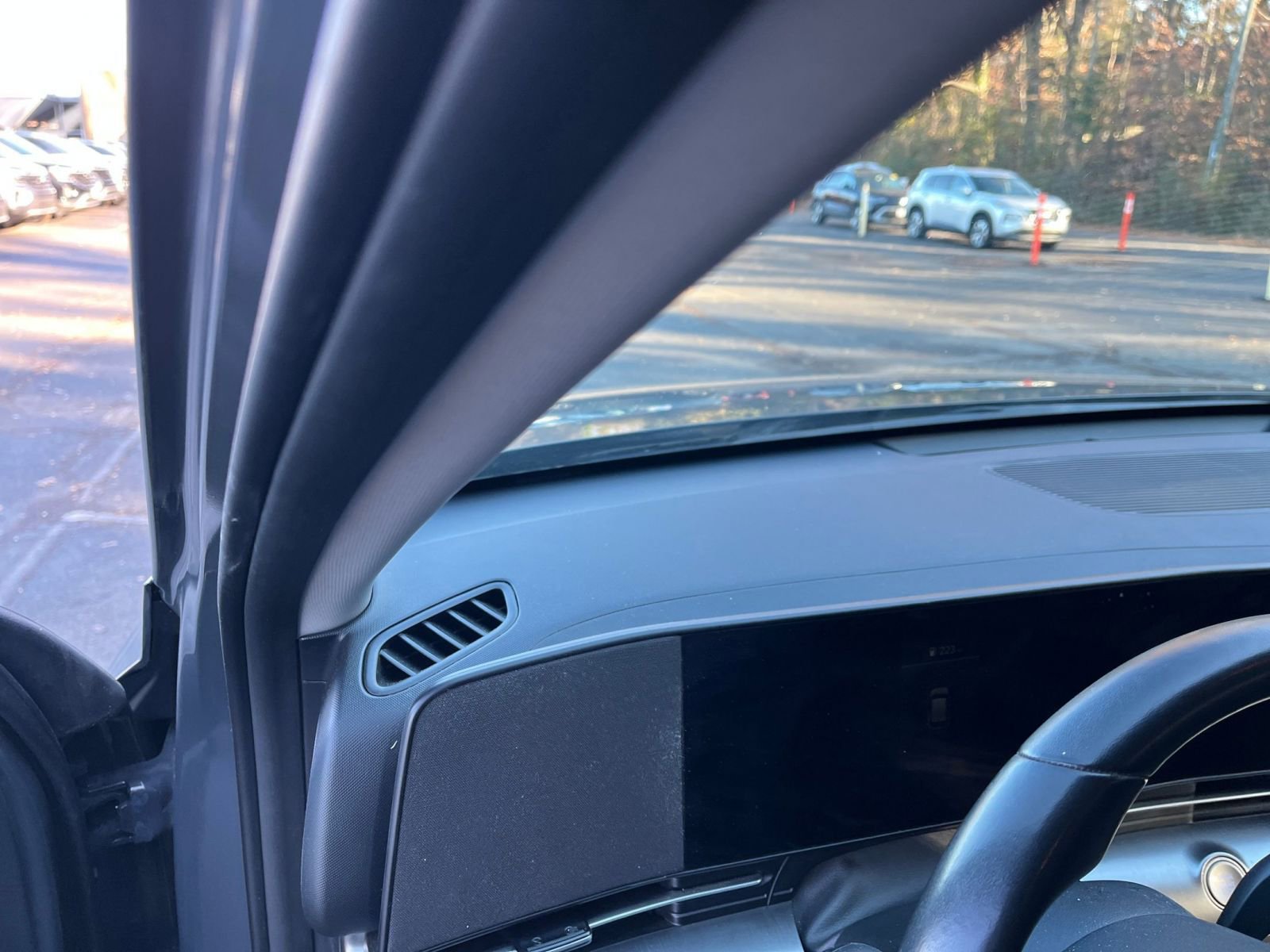 Used 2025 Hyundai Kona SEL image 34