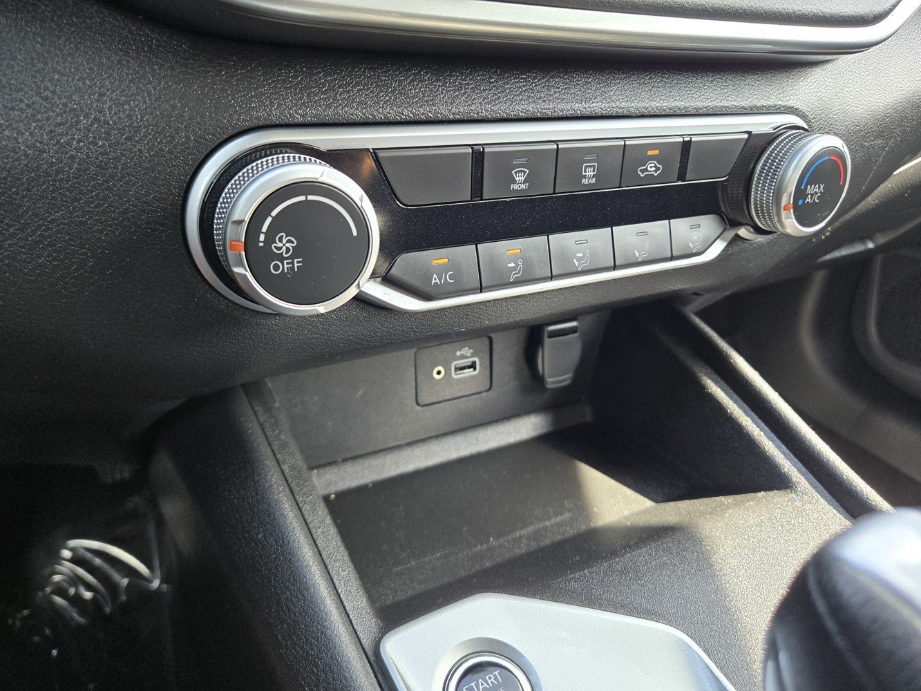 Used 2024 Nissan Altima 2.5 S FWD image 9