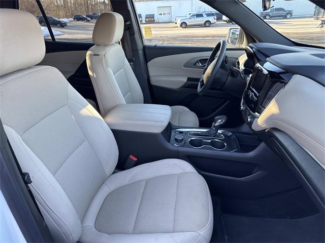 Used 2023 Chevrolet Traverse LS image 28