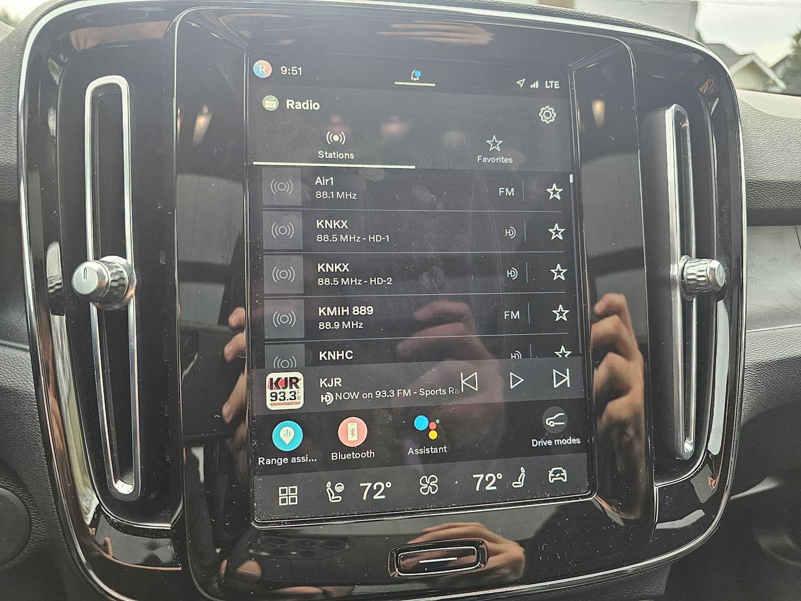 Certified 2023 Volvo XC40 Recharge Ultimate w/ Protection Package Premier image 31