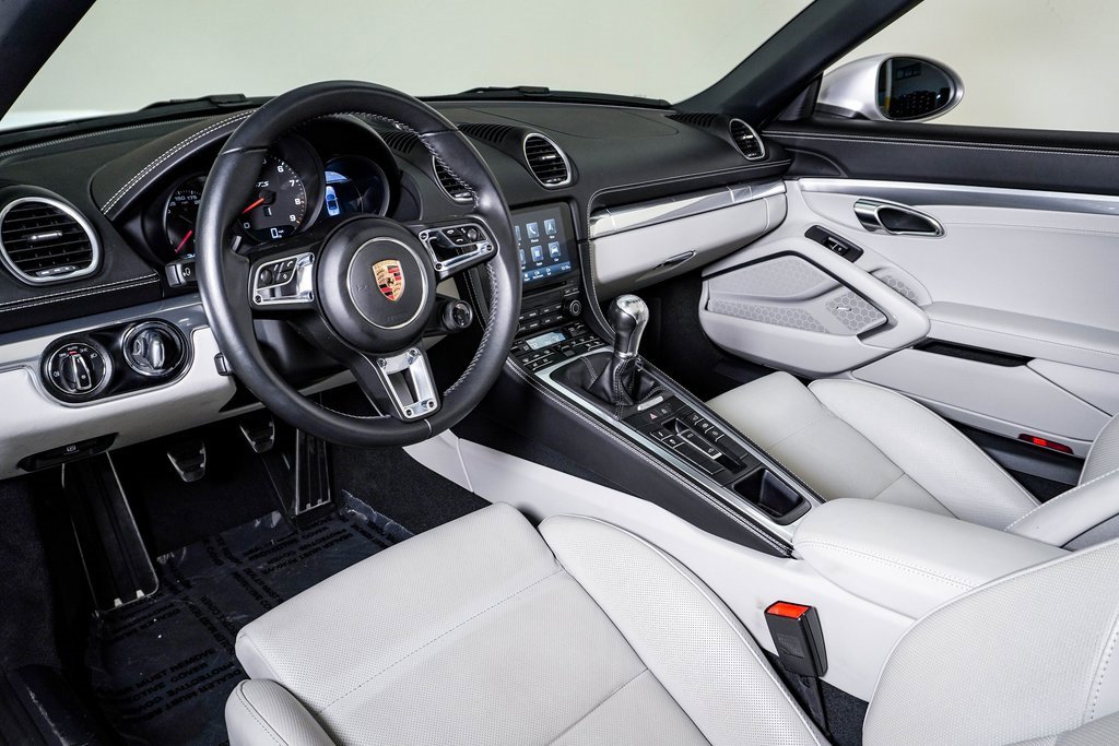 Used 2023 Porsche 718 Boxster GTS image 4