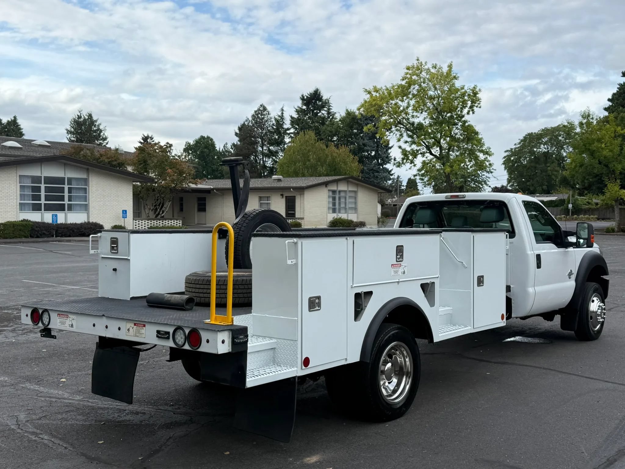Used 2012 Ford F550 2WD Regular Cab Super Duty w/ Payload Upgrade Pkg image 6