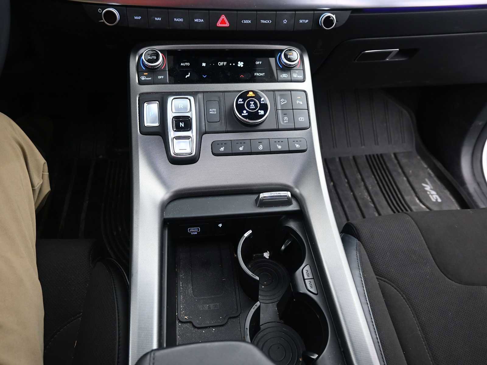 Used 2025 Hyundai Palisade Calligraphy image 21