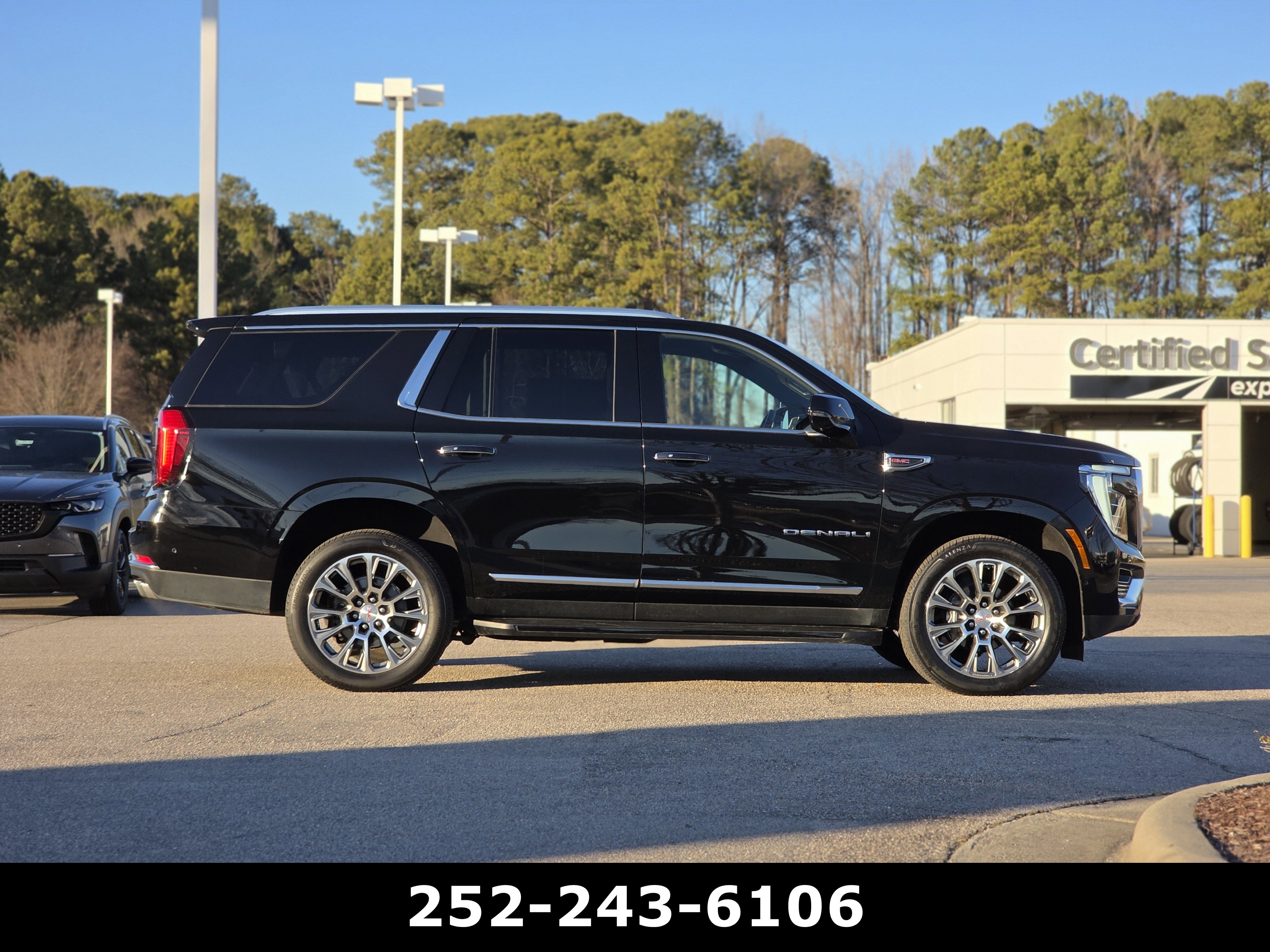 Used 2025 GMC Yukon Denali AWD/4WD image 8
