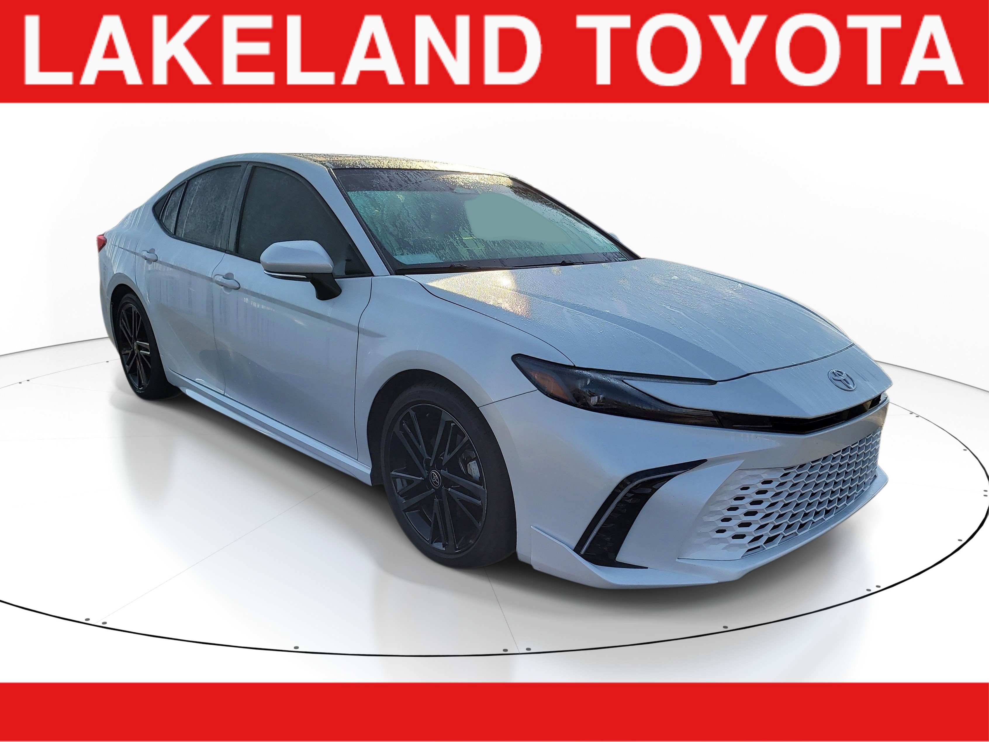 Used 2025 Toyota Camry XSE image 1