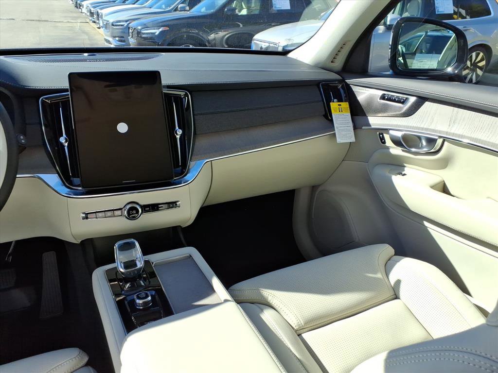 New 2026 Volvo XC90 B6 Ultra w/ Protection Package Premier image 11