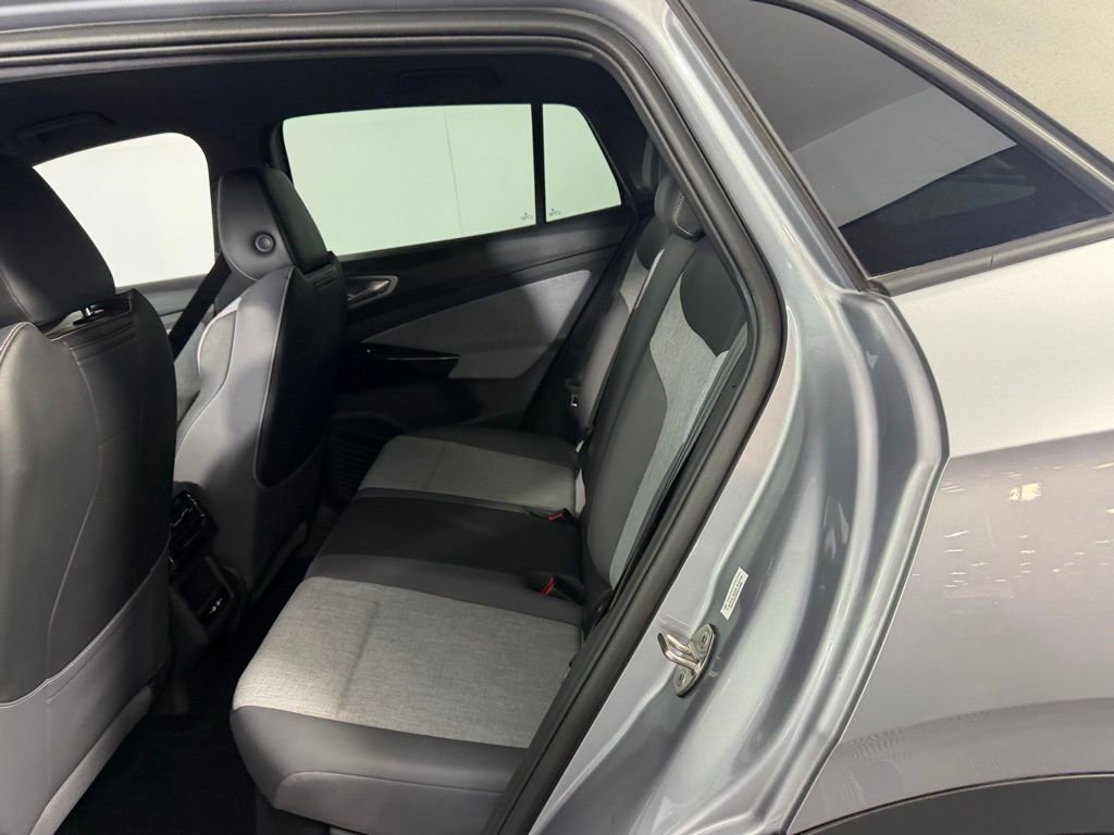 Used 2023 Volkswagen ID.4 Pro image 29