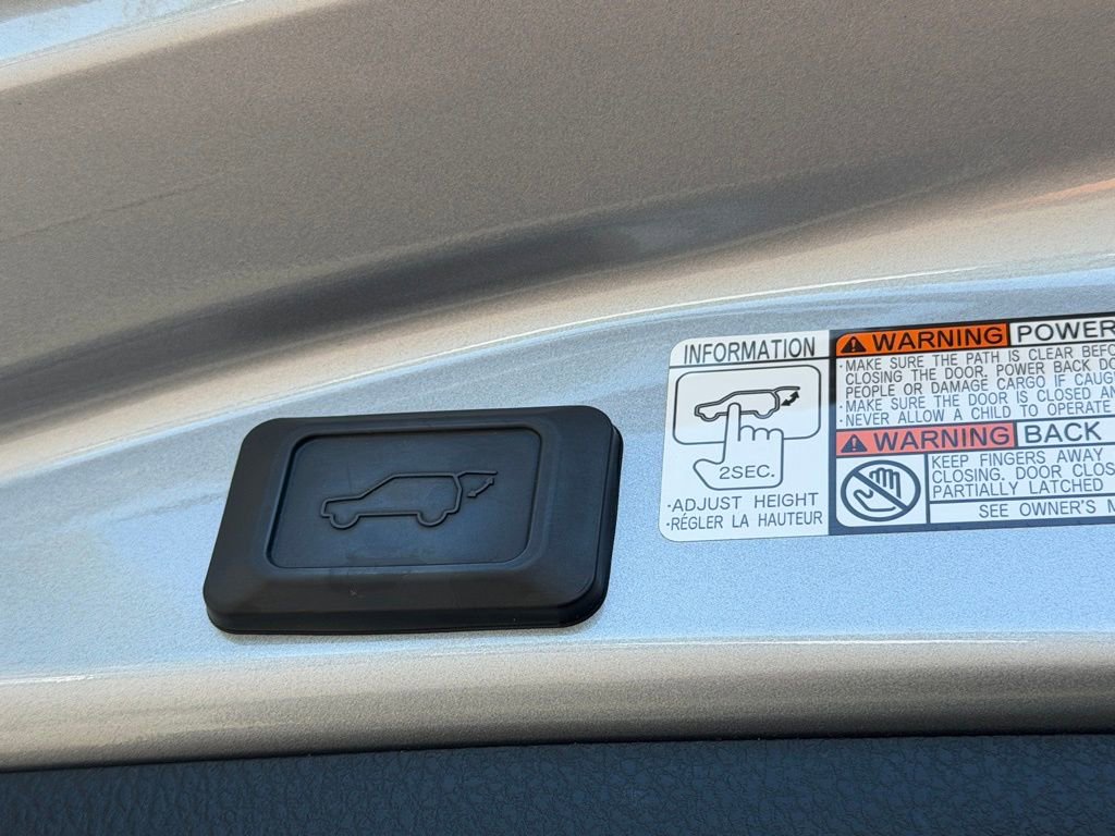 Used 2018 Toyota RAV4 XLE AWD/4WD image 20